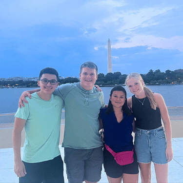 IWU Noyce Scholars in front of Washington Monument in D.C.